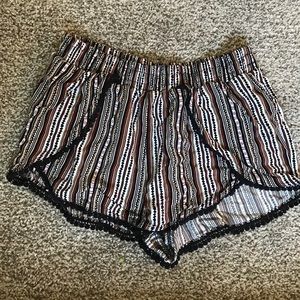 CUTE BOHO SHORTS
